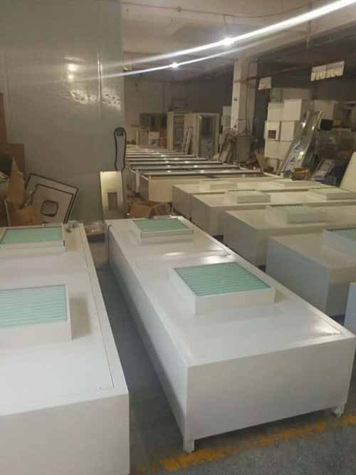 FFU層流罩適用于在各種環(huán)境中獲得高級別的潔凈環(huán)境。 FFU層流罩適用于在各種環(huán)境中獲得高級別的潔凈環(huán)境。